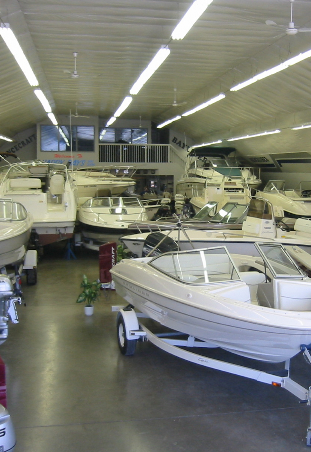 2004 - Happy Days Boat Centre showroom